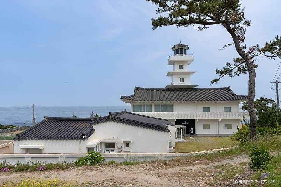 송대말 등대 사진 1