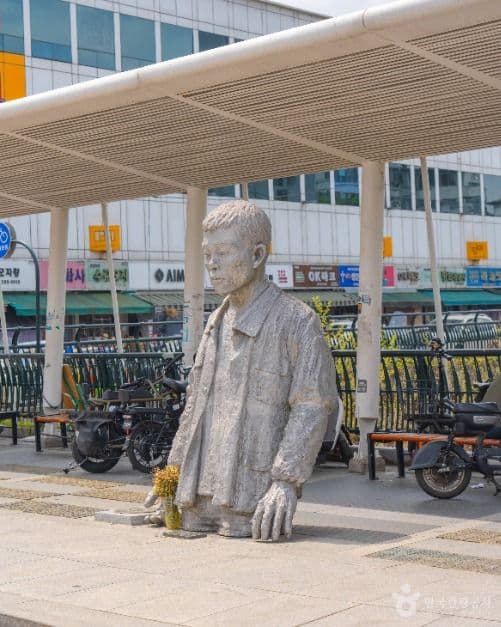 전태일동상 사진 1