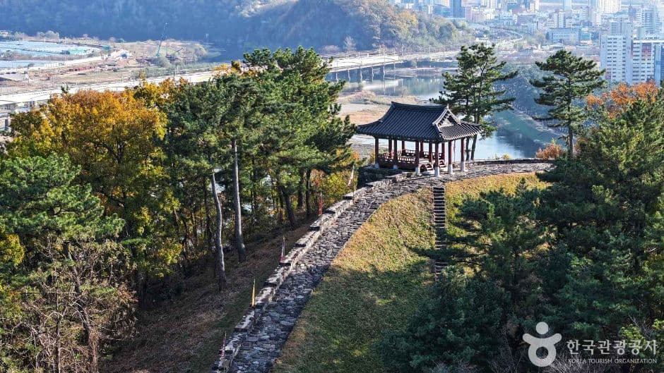 밀양읍성 사진 1