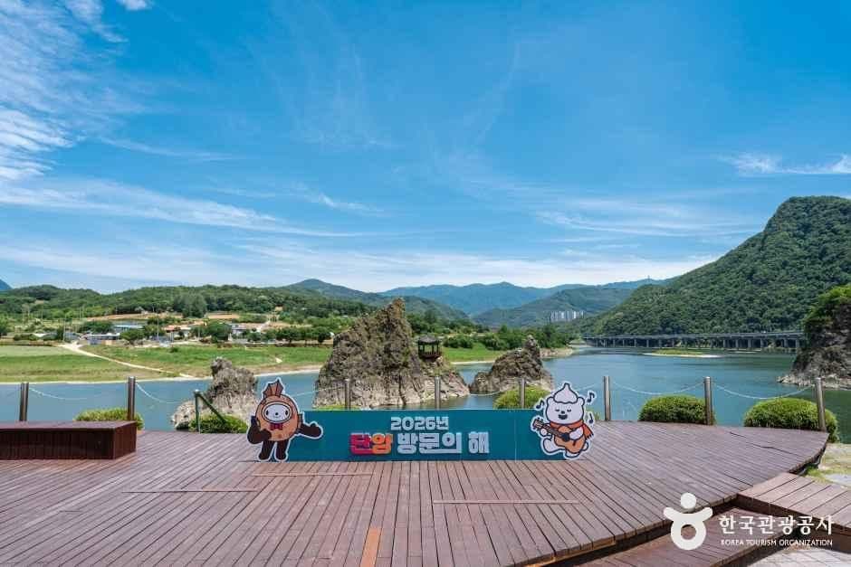 도담삼봉 사진 1