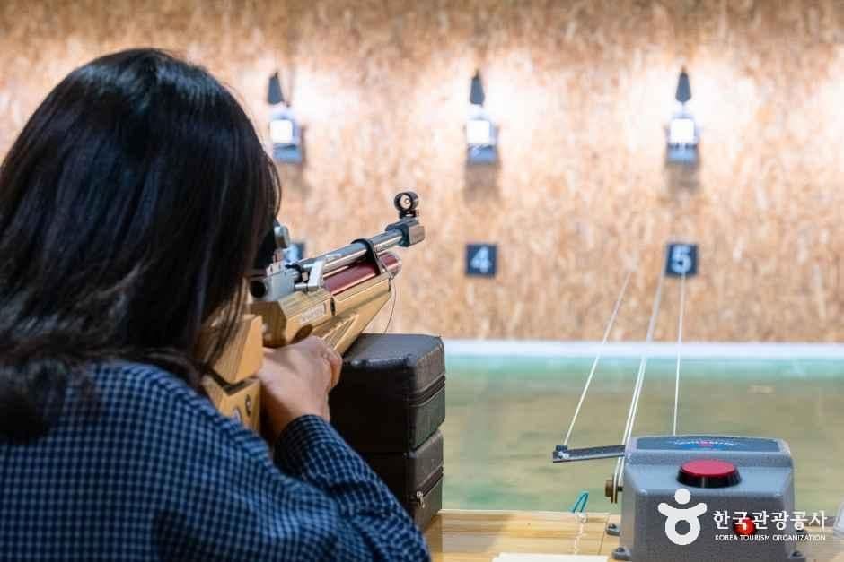 골든타켓 슈팅센터 사진 1