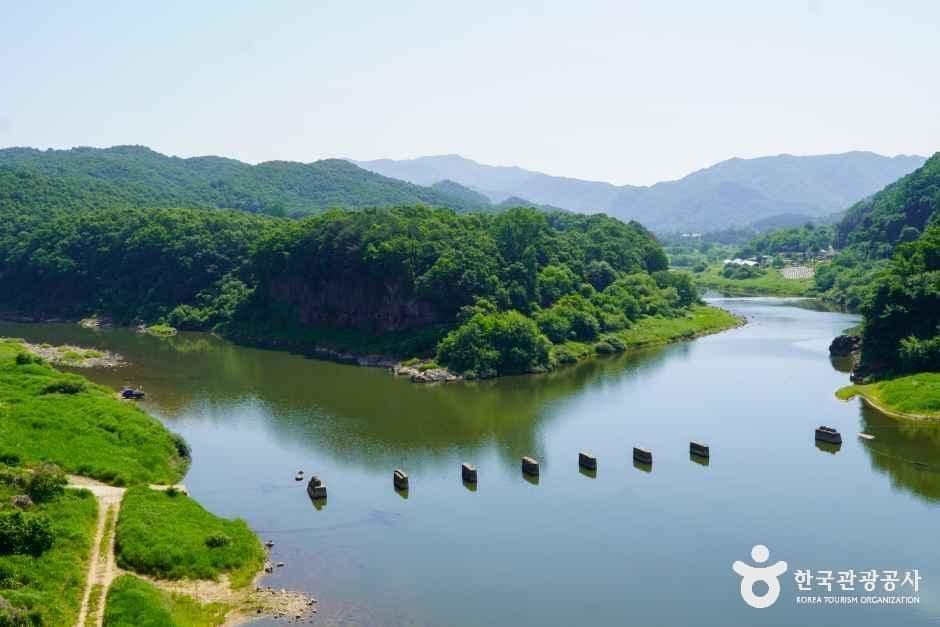 한탄강 베개용암 출렁다리 사진 3