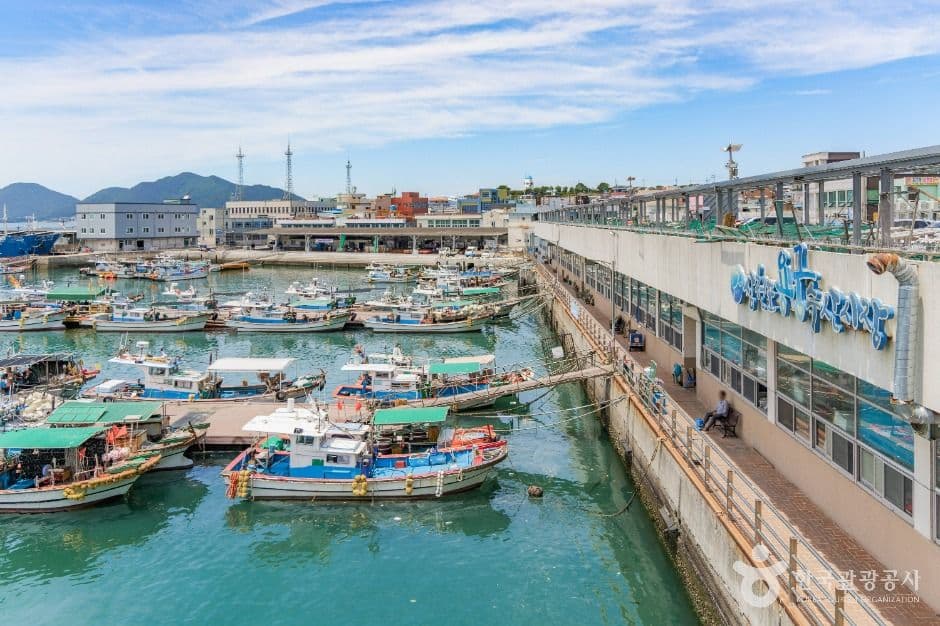 삼천포용궁수산시장 사진 1