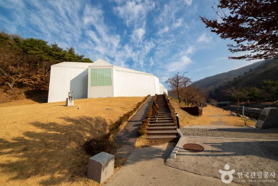 장흥조각공원(양주시립장욱진미술관)