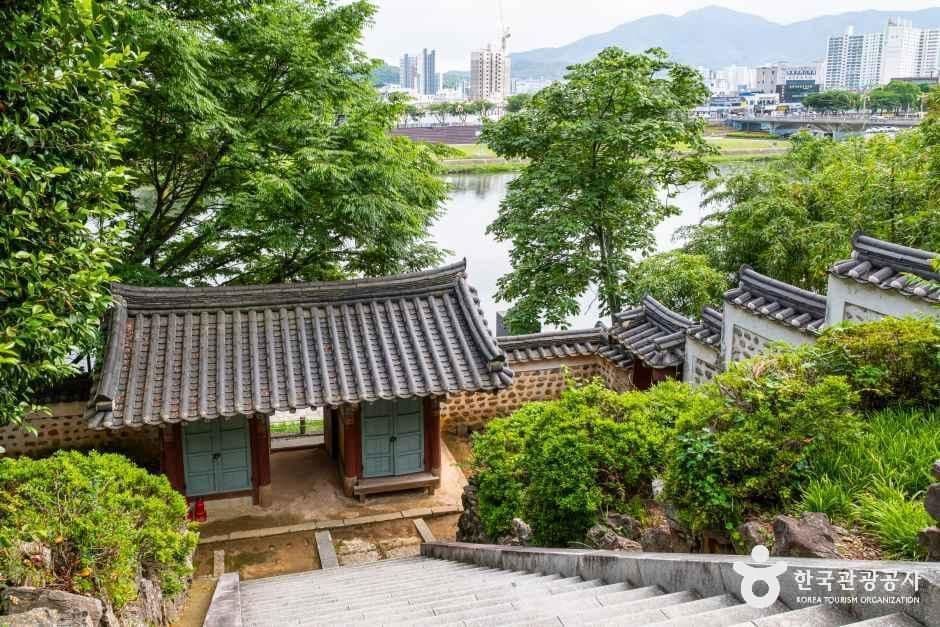 아랑각 사진 7