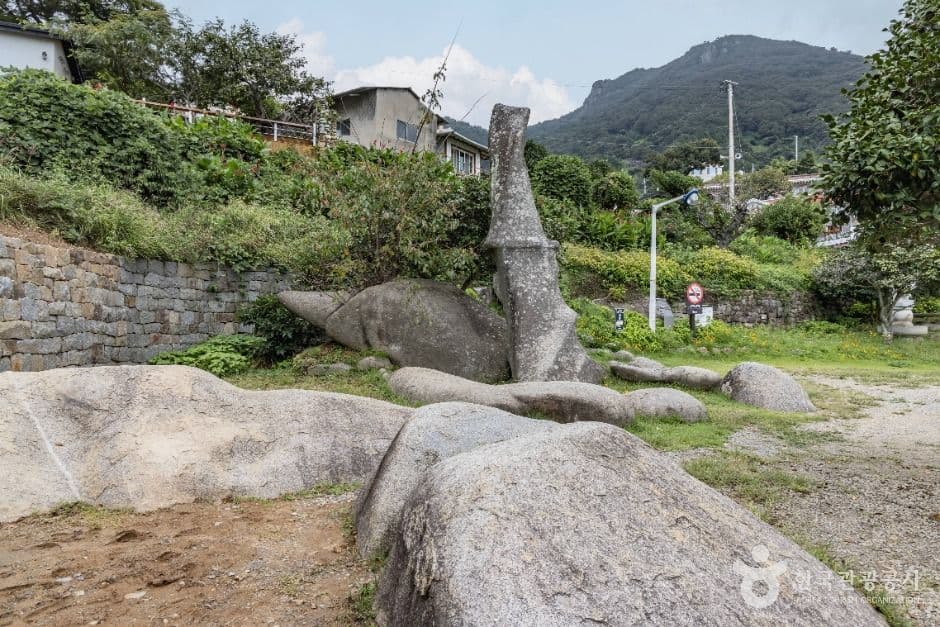 남해가천암수바위