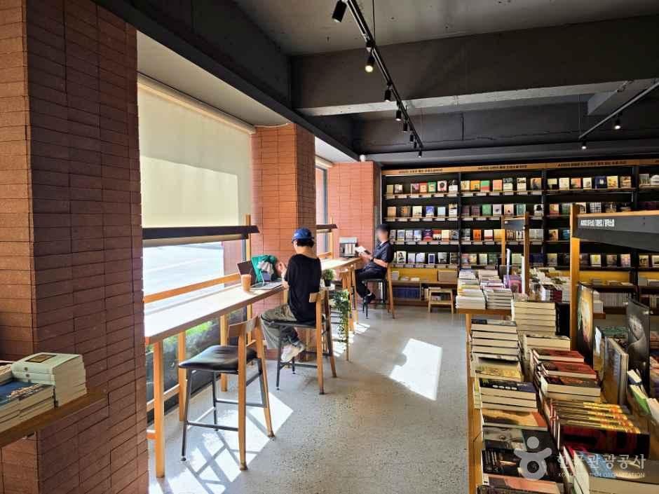삼일문고 사진 8