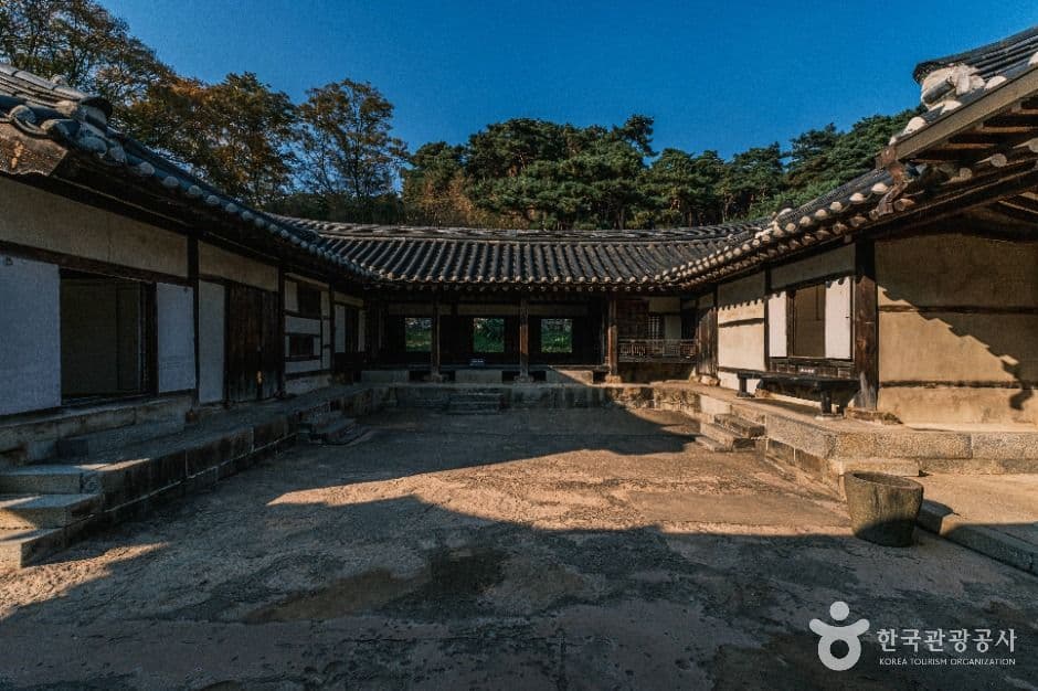 현충사 사진 3