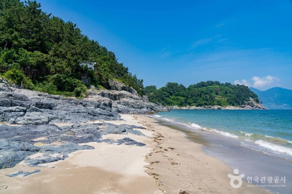 신덕해수욕장 사진 1