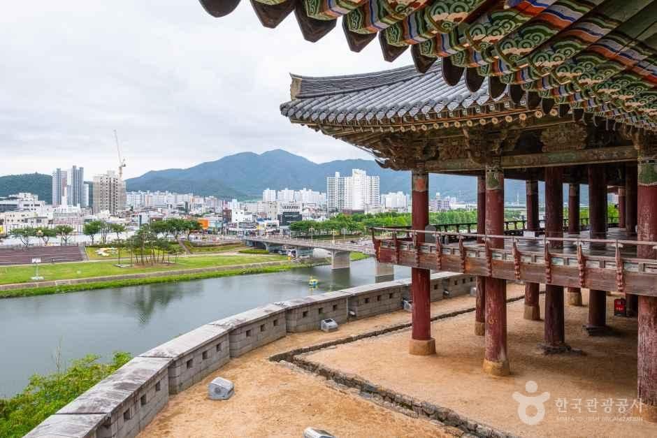 밀양 영남루