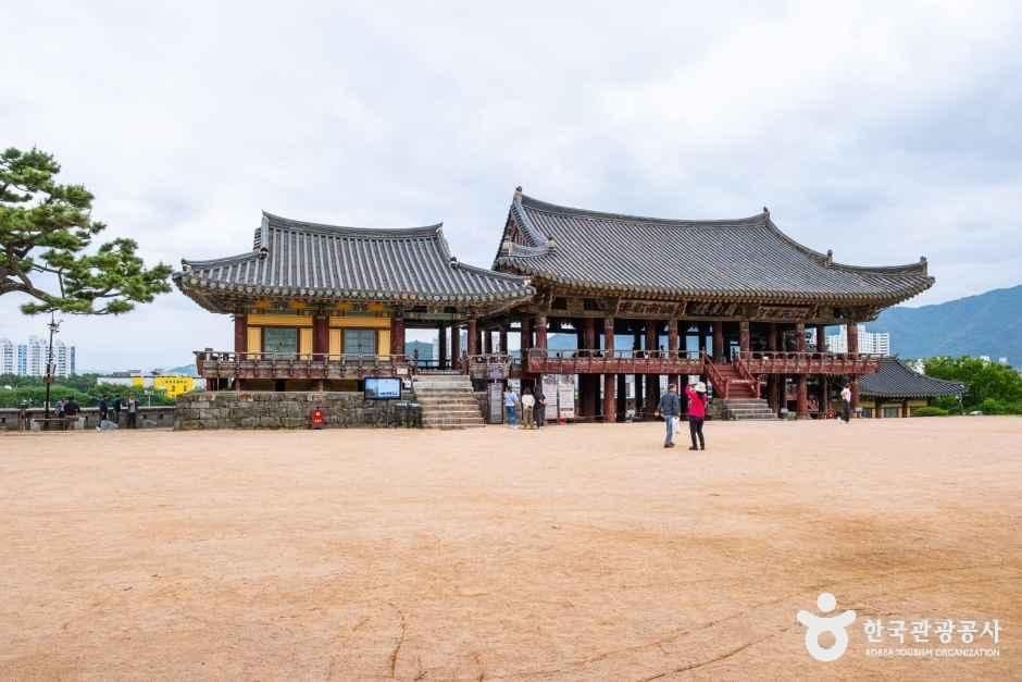 밀양 영남루 사진 1